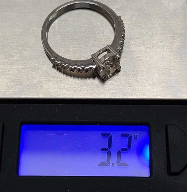 gold blue ring weight