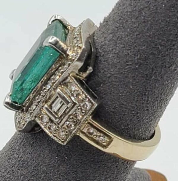 emerald gold ring