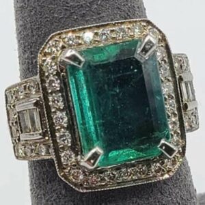 emerald fine jewelry ring selling
